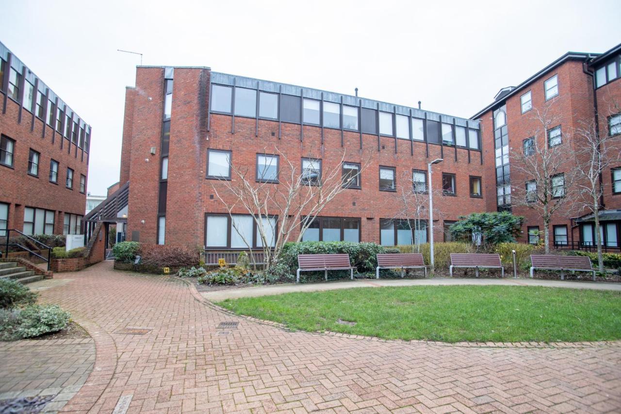 Pembroke House Apartments Exeter For Families Business Relocation Free Parking Exterior foto