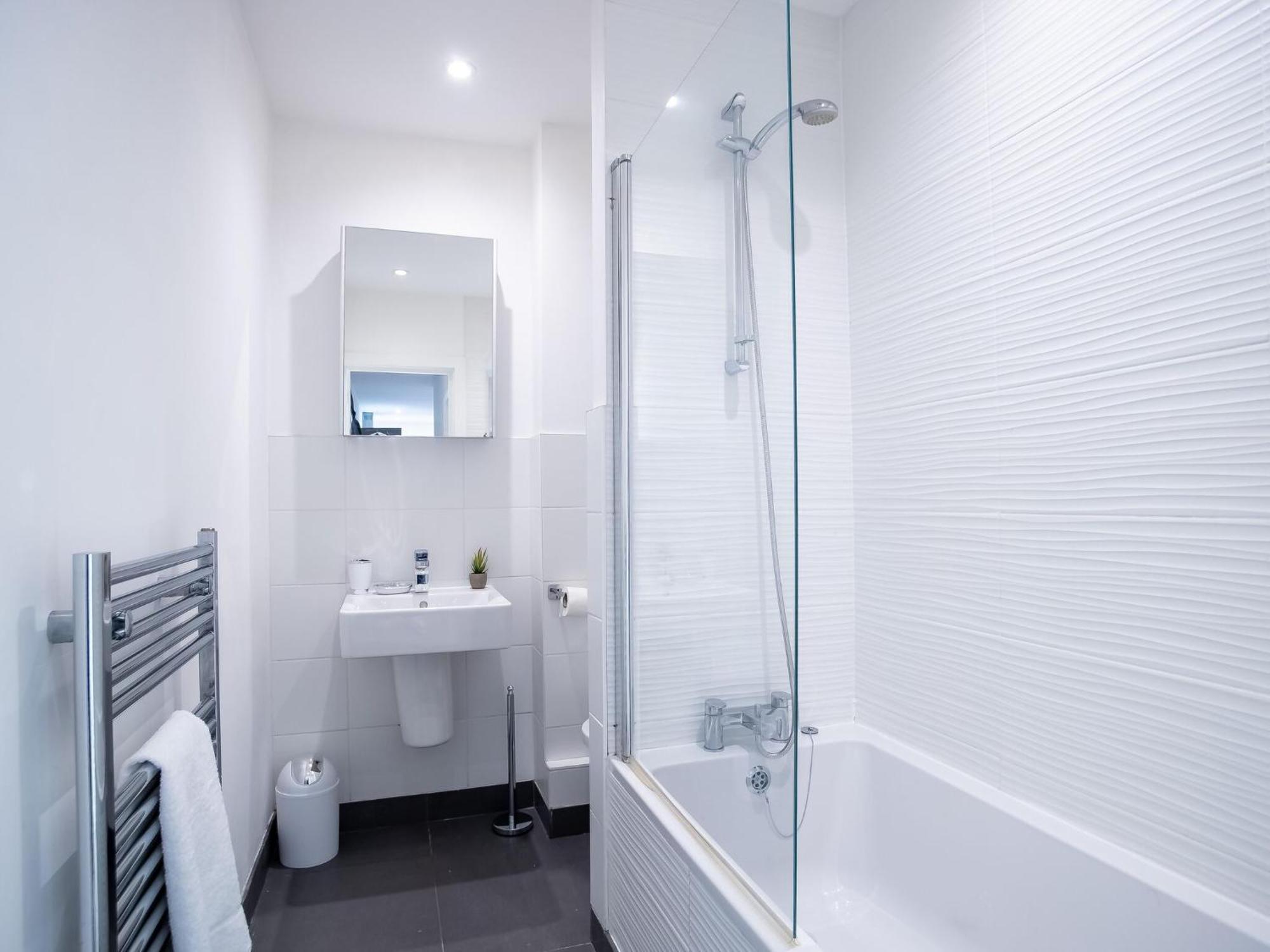 Pembroke House Apartments Exeter For Families Business Relocation Free Parking Exterior foto