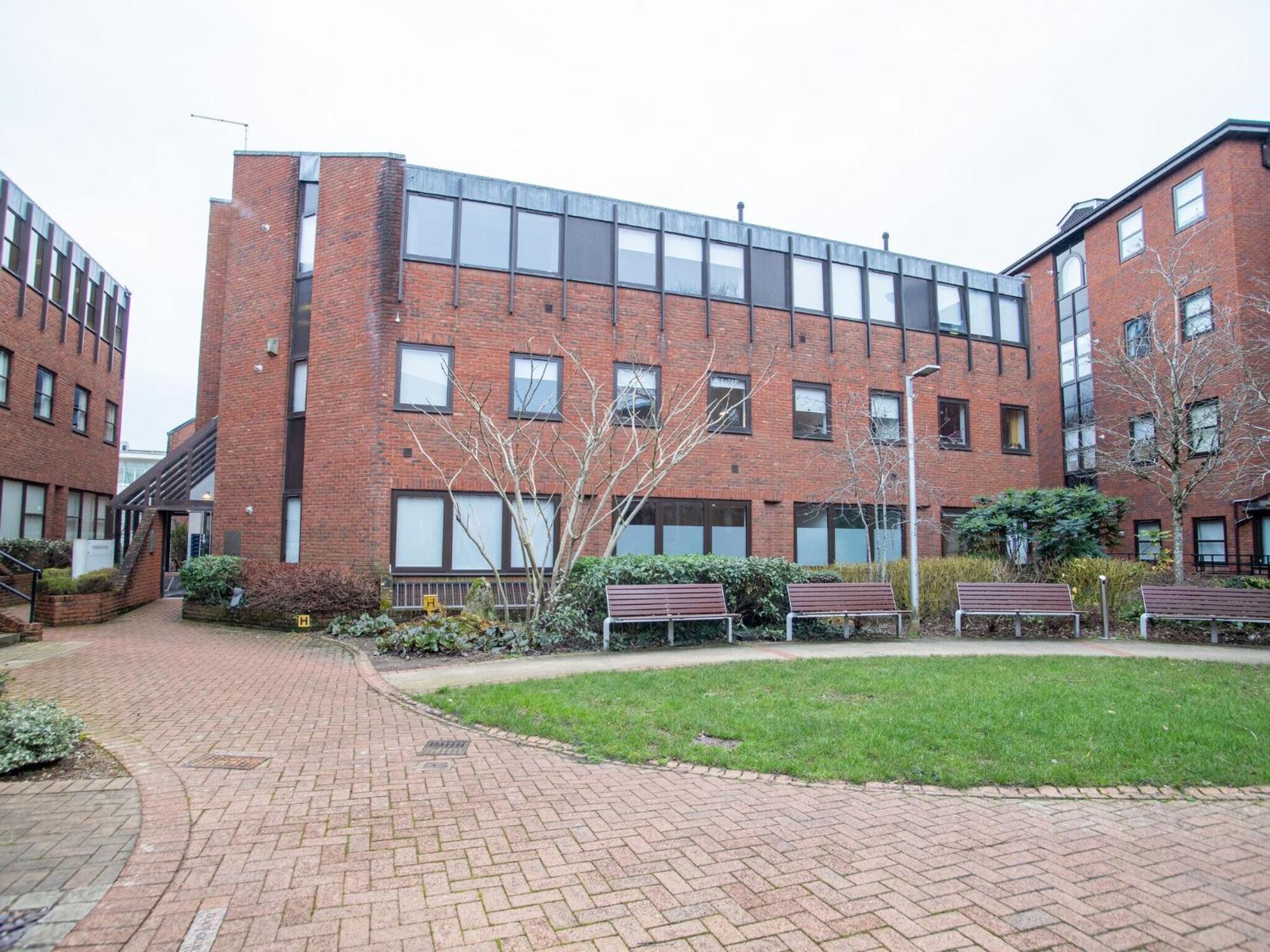 Pembroke House Apartments Exeter For Families Business Relocation Free Parking Exterior foto